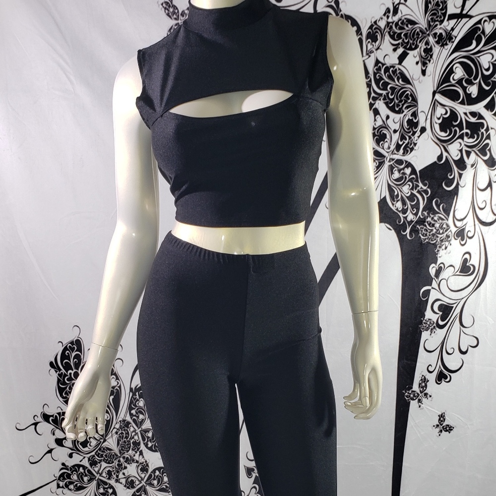 Sleeveless Mock Neck Crop Tank W/ Biker Short